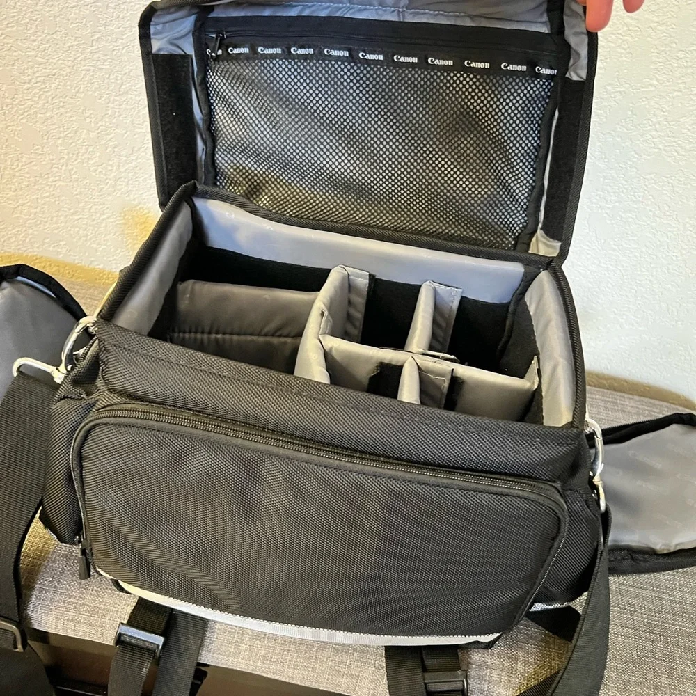 A/ Canon 200DG Deluxe Camera Bag